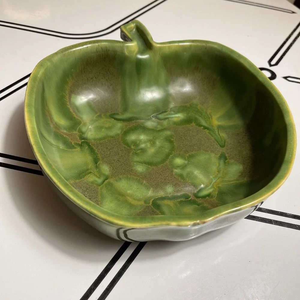 VTG Dryden Pottery Apple Bowl 9